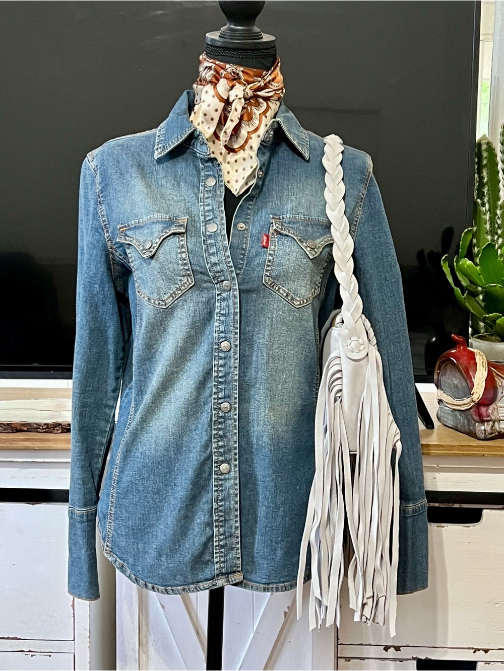 Western Fringe Zulia & Huipa Handbag. Bone color.